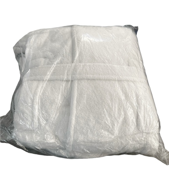 NWT COCUS POCUS Brrrr It's Cold in Here Plush Bathrobe - O/S - Picture 3 of 4